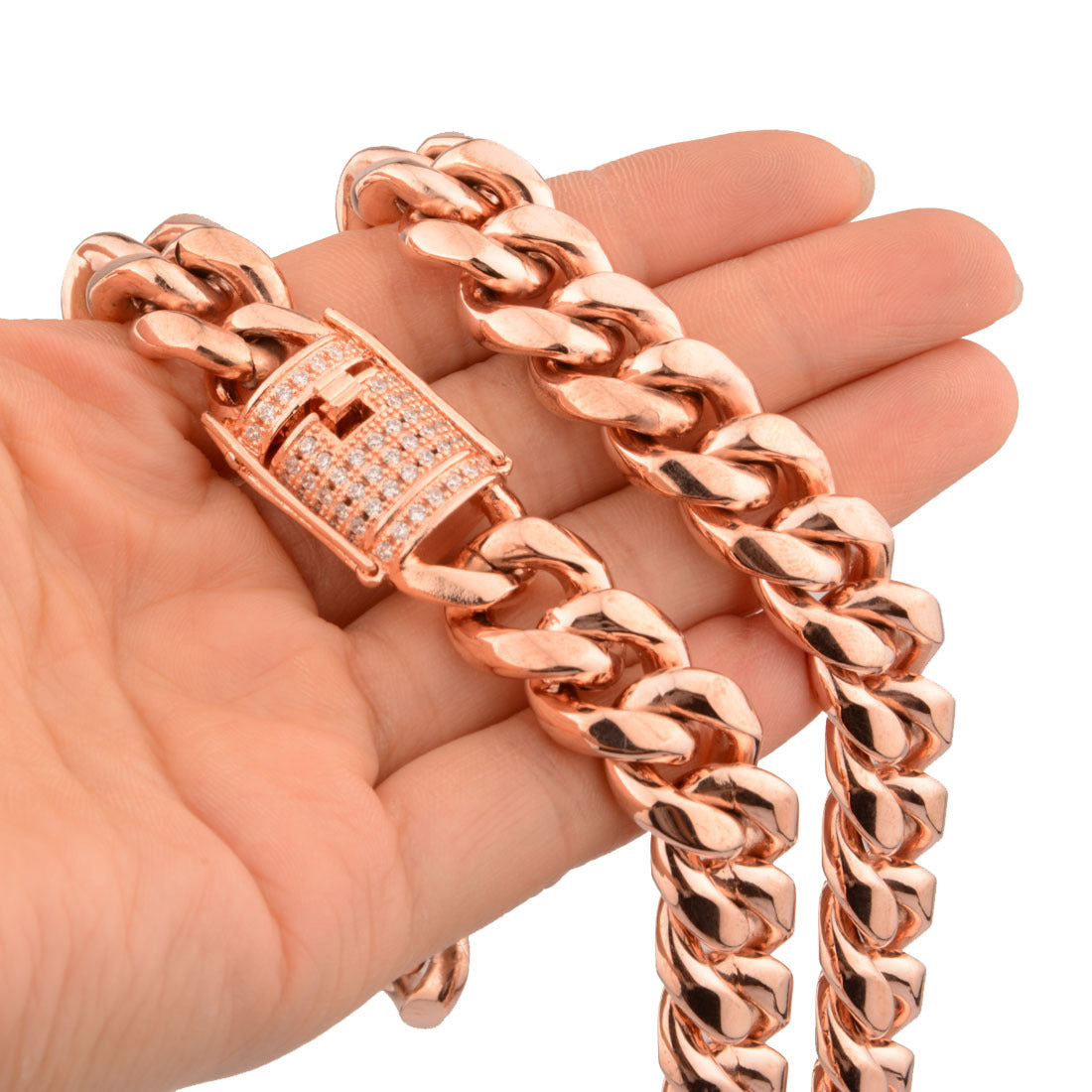 Gold Chain Men Necklace gold chain close up